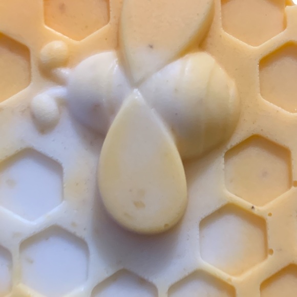 Handmade Soap - Oatmeal Honey & Milk Massage Soap Bar - Picture 15 of 16